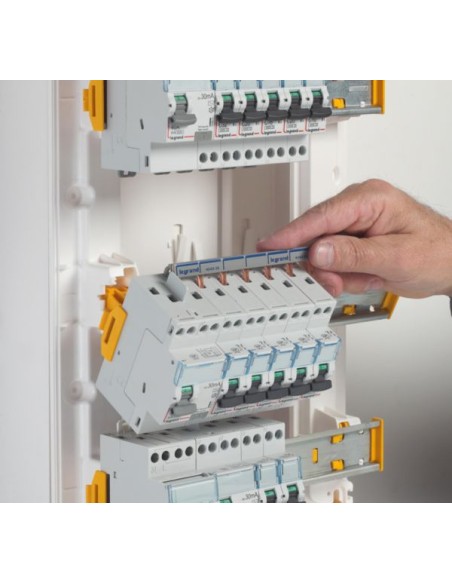 Legrand 401213 - Coffret Drivia 39 modules 3 rangées